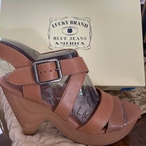 Lucky Brand  Size 8M  ACACIA Ankle Strap Wedge Sandals VACHETTA Leather Brown